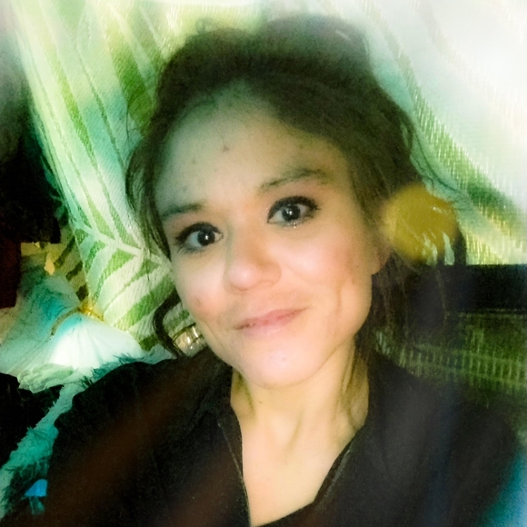 Meet your Posher, Natalie n - Picture 1 of 3